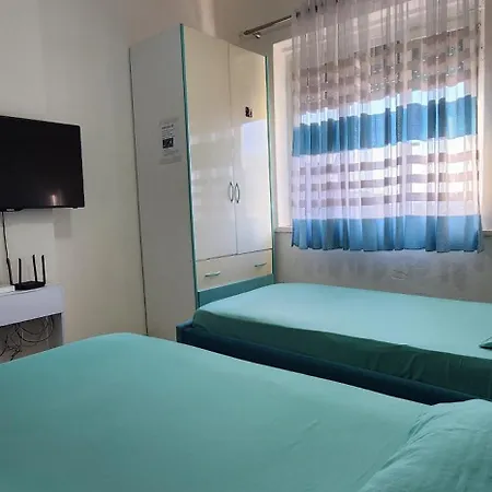Mali's * Tirana